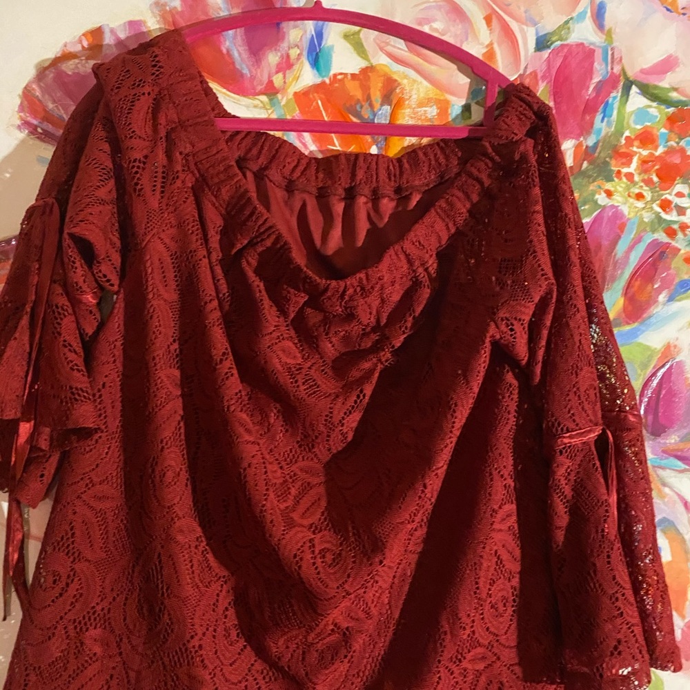 Tops - Picture 4 of 8